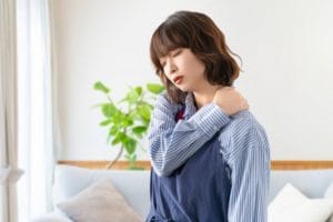 肩こりが慢性化しやすい原因とは？